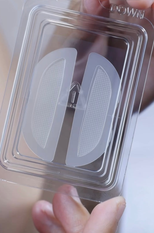 Lip care with eight forms of hyaluronic acid - KrX Microchanneling  Lip Darts