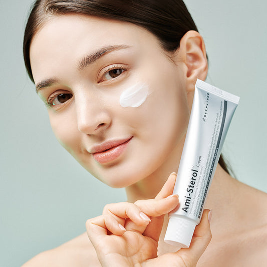 Experience clinical-grade barrier repair. This 1ml trial of our Ami-Sterol Cream allows you to test the calming effects of Ceramide NP and Cholesterol on post-treatment skin.