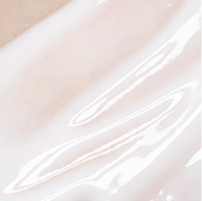 Clinical fragrance-free cleansing milk for sensitive skin; a professional non-foaming formula that removes makeup and SPF while reinforcing the lipid barrier with Ceramide NP.