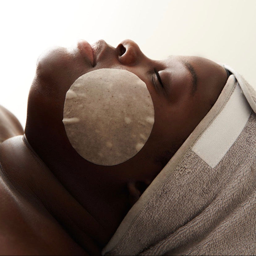 Highly saturated Korean toner pads designed to solve chronic dehydration by delivering a precise, even dose of botanical hydrators in every swipe.