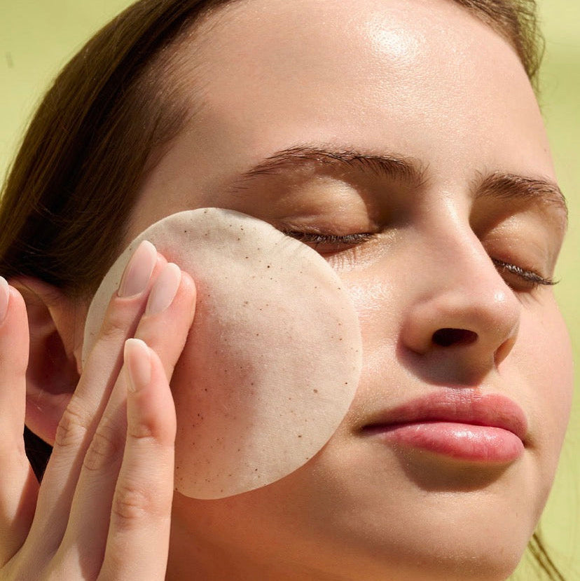 Corthe Essential Soothing Facial Toner Pads, a professional-grade solution for instantly calming reactive skin and restoring the moisture barrier.