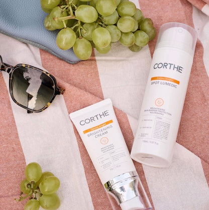 The antioxidant-rich Corthe Korean brightening system, utilizing Houttuynia Cordata and Vitamin C to protect the skin barrier while progressively evening out a patchy or discolored complexion.