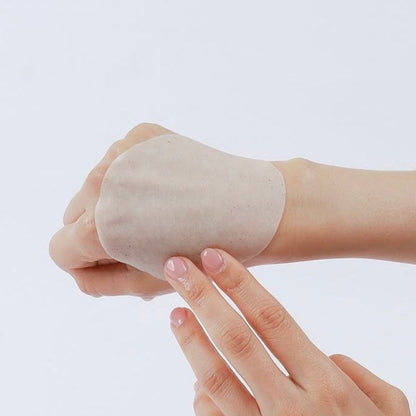 Corthe Soothing Toner Pads made from 100% organic, unbleached natural fibers for a gentle and environmentally conscious luxury skincare ritual.