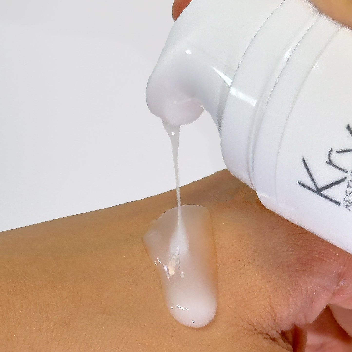 Lightweight Korean volumizing serum with Volufiline for needle-free anti-aging.