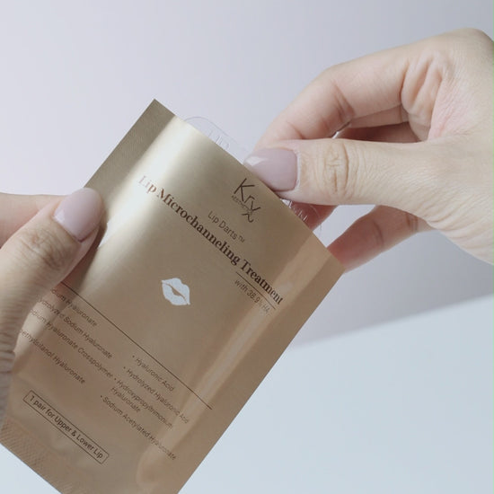 A high-performance KrX lip plumping mask infused with 8 types of Korean Hyaluronic Acid and Madecassoside to heal cracked lips and strengthen the delicate skin barrier.