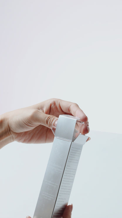 Korean skincare whitening serum with Niacinamide to reduce hyperpigmentation