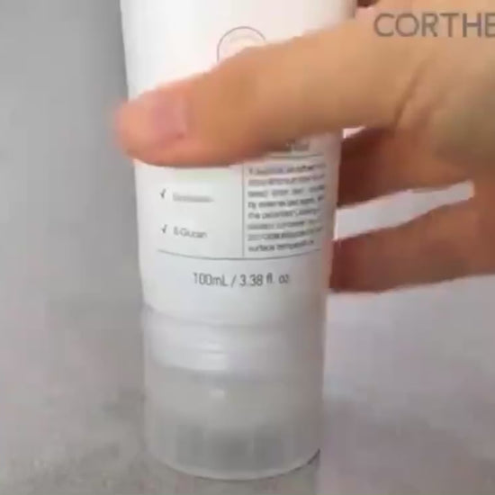 Video showing how to use Corthe Ice Soothing Gel as a calming ritual to relieve facial redness and provide deep, oil-free hydration.