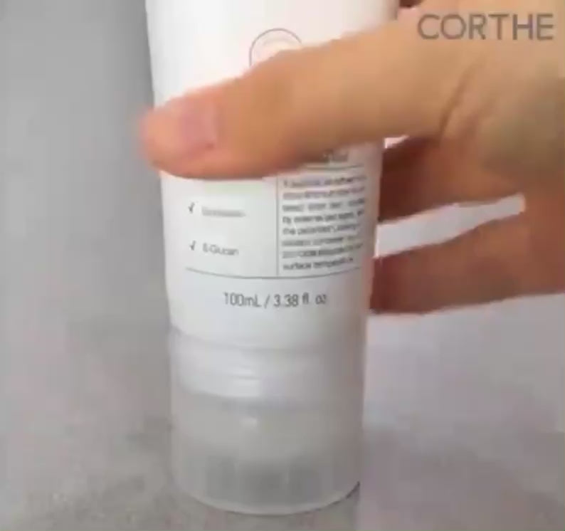 Video showing how to use Corthe Ice Soothing Gel as a calming ritual to relieve facial redness and provide deep, oil-free hydration.