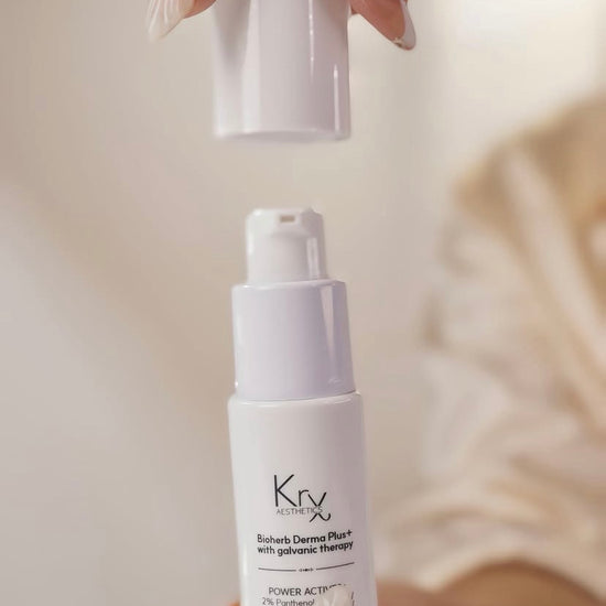 Demonstration of the KrX Korean spicule treatment, a high-performance solution for resurfacing skin and restoring a radiant, clinical-grade glow.