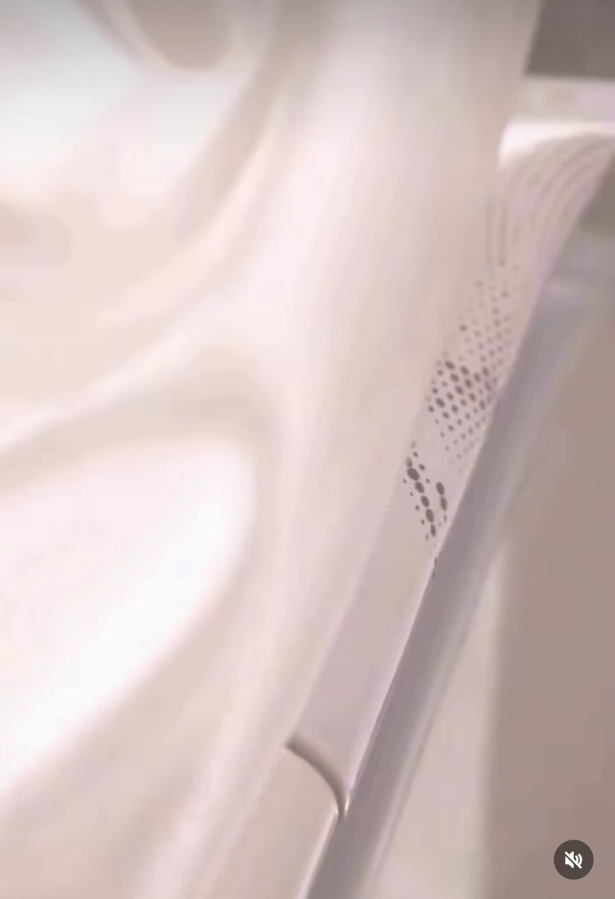 KrX Invisilk lightweight clear priming gel swatch for instant pore blurring and soft-focus skin finish
