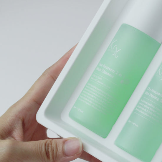 Professional Korean skincare routine for damaged barriers; watch how the Cica-based formula reduces facial redness and restores a healthy, hydrated glow to reactive skin.