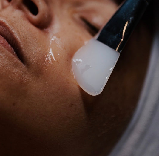 Stop wasting expensive masks: This silicone applicator doesn't absorb product, ensuring 100% of your treatment ends up on your skin instead of trapped in brush bristles.