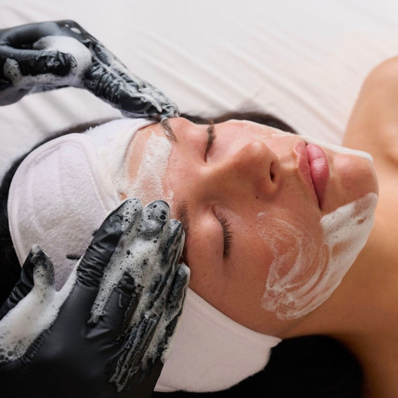 Korean oxygenating bubble cleanser that replaces traditional double cleansing to melt makeup and deep clean pores.