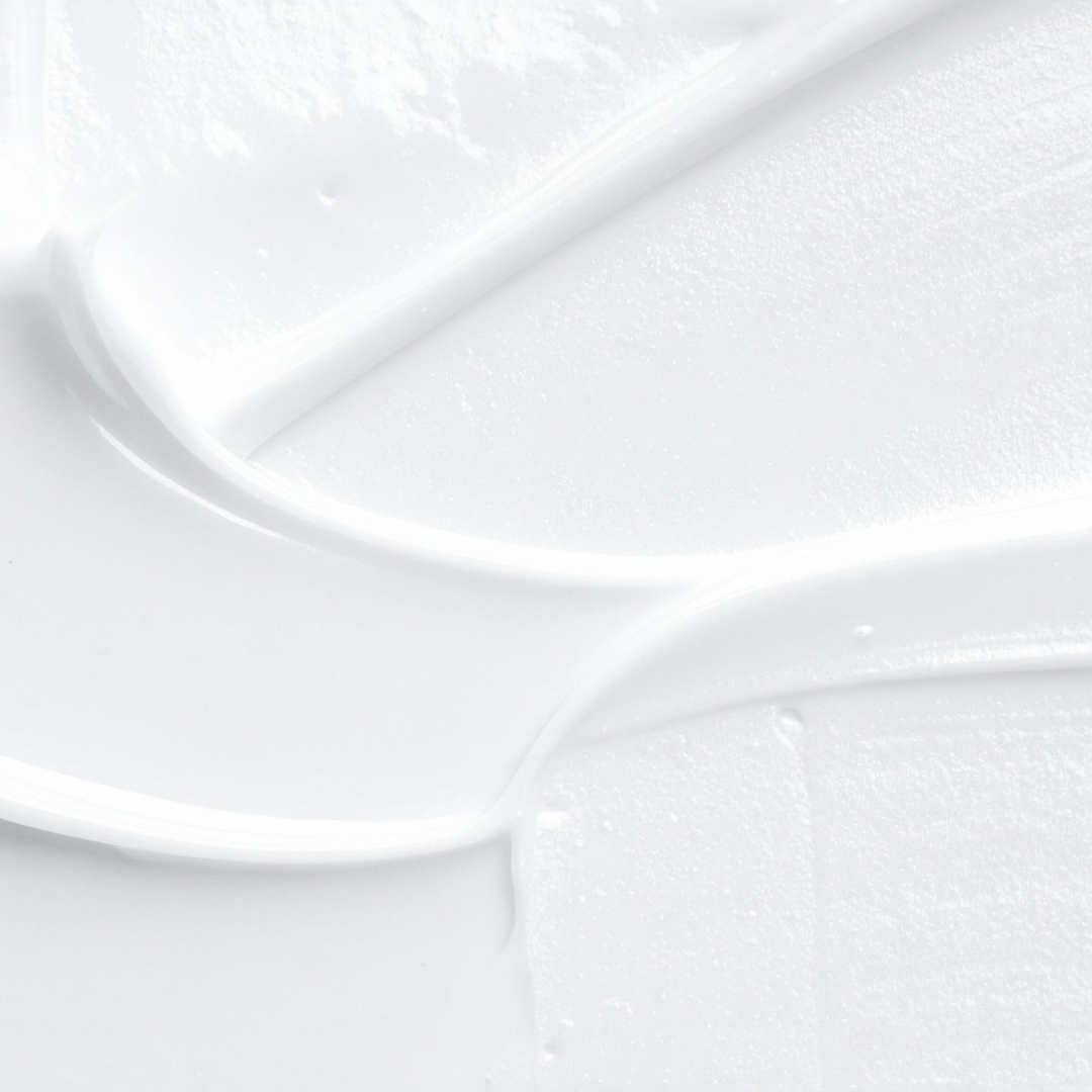 Rich, smooth texture swatch of Thesera L-FTING Melting Thread Cream featuring nano-chitosan melting threads for deep dermal absorption and skin firming.