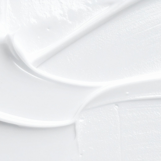 Rich, smooth texture swatch of Thesera L-FTING Melting Thread Cream featuring nano-chitosan melting threads for deep dermal absorption and skin firming.