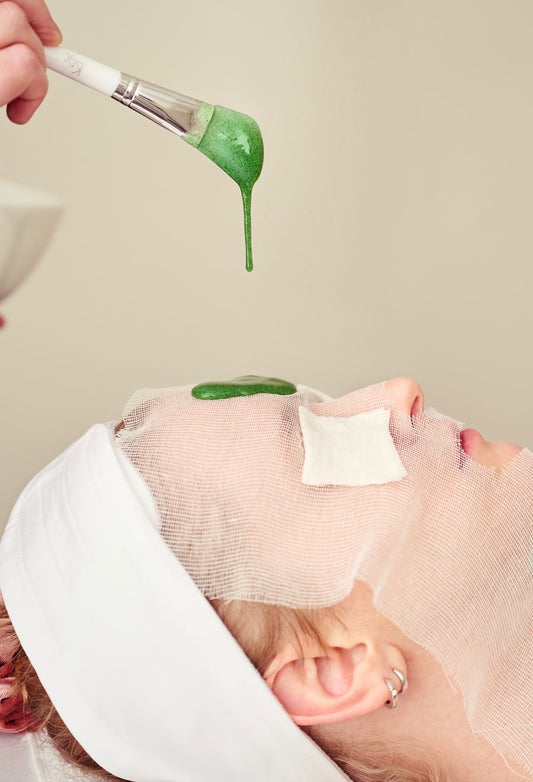 A gentler way to mask: The ultra-flexible, soft-touch head of the KrX Silicone Brush glides over sensitive skin with zero friction, preventing 'application redness' and irritation.